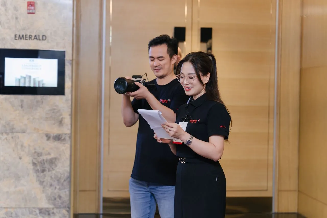 Sophie Lien Dinh and the Bright team managing on-site event logistics for KHI Partners Retreat 2026